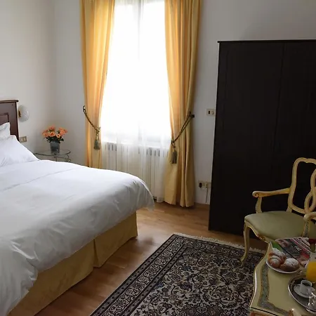 Livio Hotel 3*